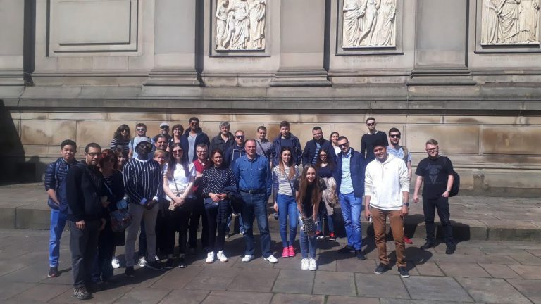 Walk tour group 2 03_12